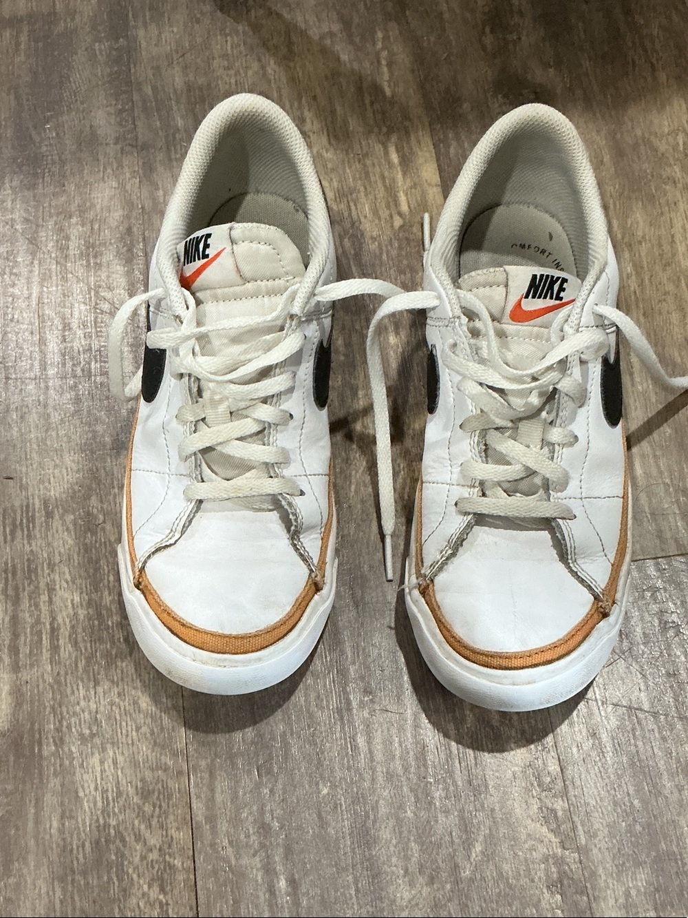 Nike Kids White & Orange Low-Top Sneakers